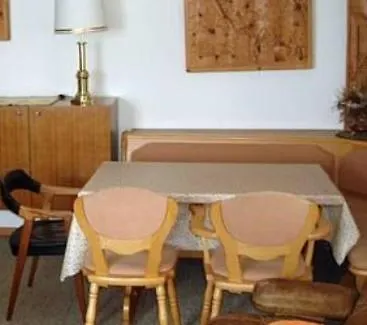 池尔萨卡斯塔6酒店