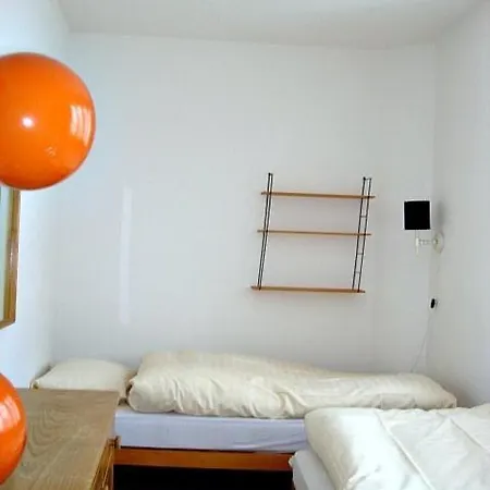 Chesa Crasta 6 Apartment *