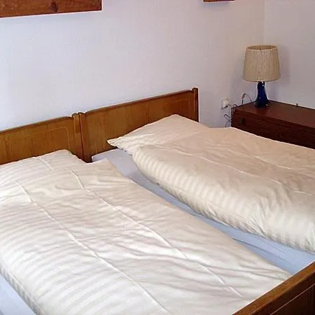 Apartment Chesa Crasta 6 *